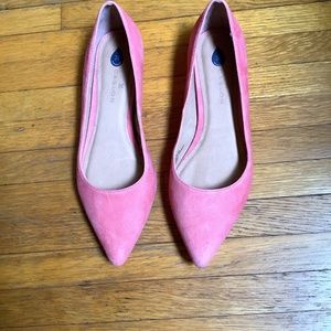 Never worn Size 8 Pink Pointed Toe Flats